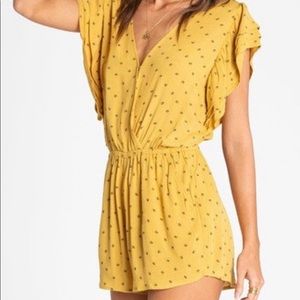Billabong romper size medium